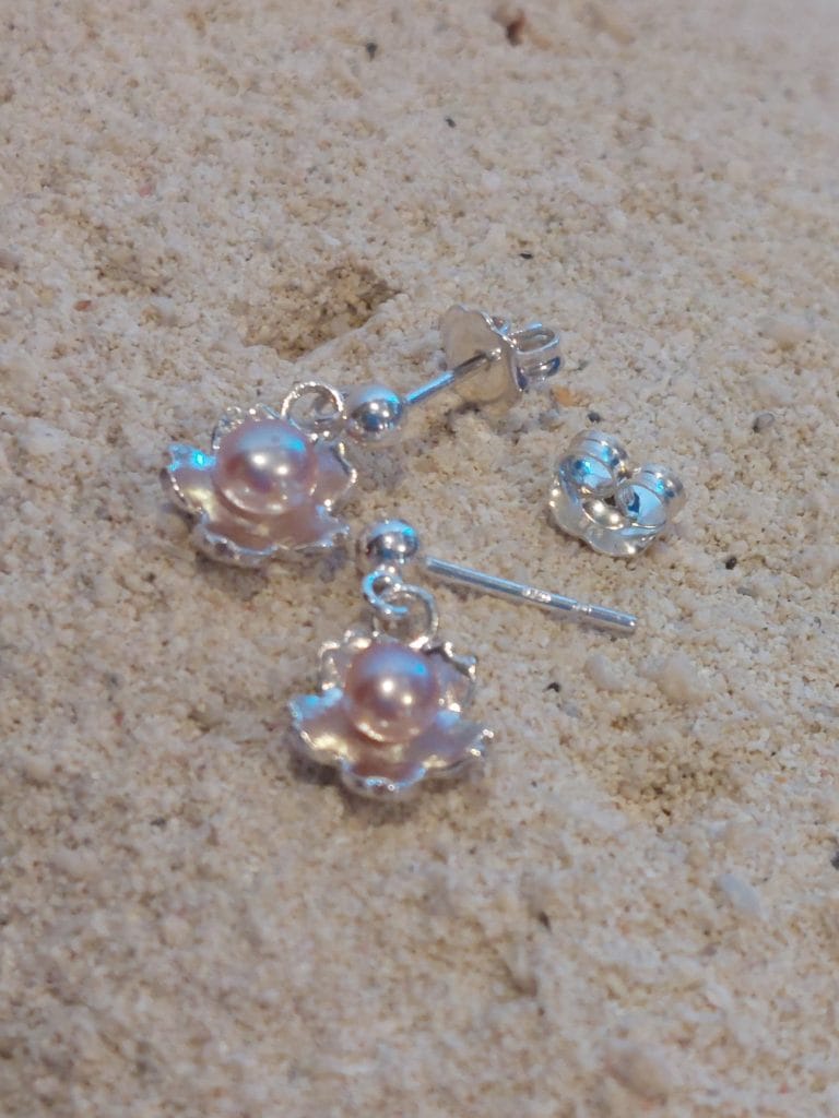 Boucles d'oreilles «Petites fleurs» sur tiges boules – Image 2
