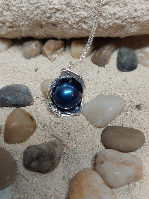 Pendentif «Coquille» perle bleue